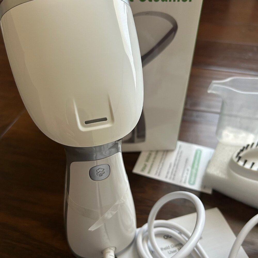 Portable Travel Handheld Steamer for Clothes, Garment Wrinkle Remover NIB NEW - Picture 3 of 4